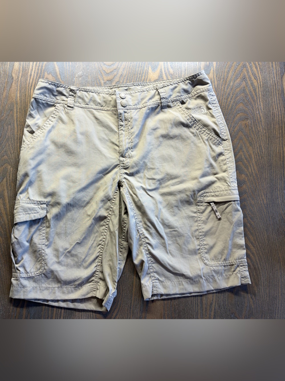 The North Face Women’s Hiking Cargo Shorts Khaki Outdoor Utility Shorts Size 14